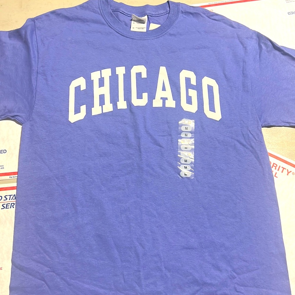 NWT Chicago Men Tee. Sz. M